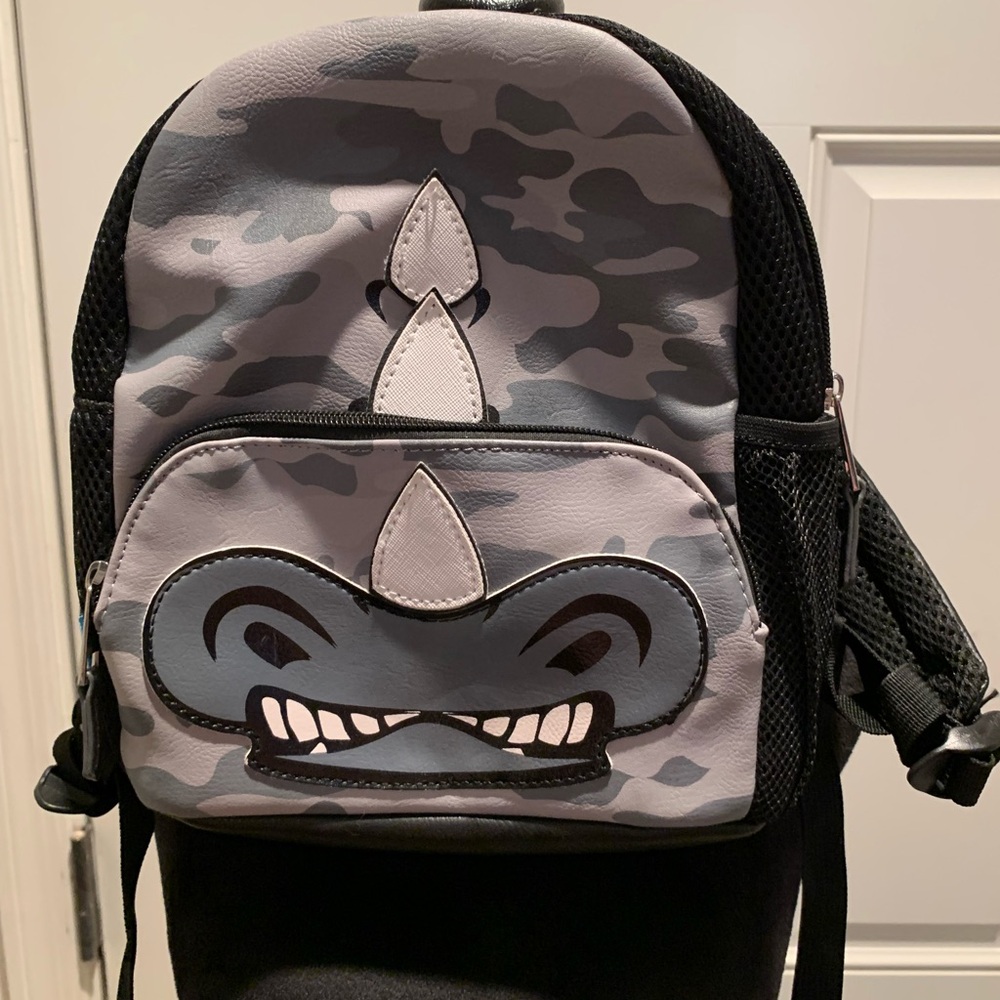 OMG Accessories Rhino Camo Mini-Backpack Grey - Picture 1 of 3